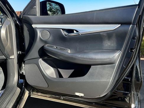 Used 2021 INFINITI QX50 Luxe w/ Appearance Package image 23