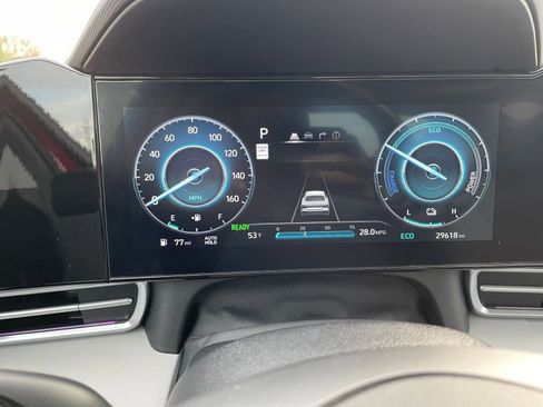 Used 2025 Hyundai Elantra Limited image 39