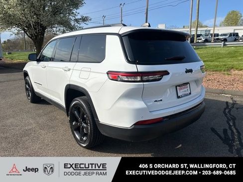 Used 2023 Jeep Grand Cherokee L Laredo AWD/4WD image 4