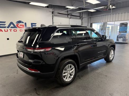 New 2026 Jeep Grand Cherokee Laredo w/ Trailer Tow Package AWD/4WD image 6