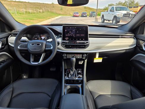 New 2026 Jeep Compass Limited AWD/4WD image 15