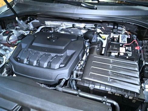 Used 2022 Volkswagen Tiguan SE image 19