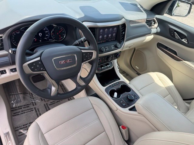 Used 2023 GMC Acadia Denali w/ Denali Ultimate Package AWD/4WD image 18