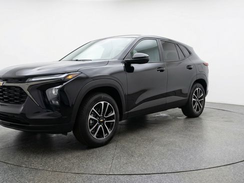 Used 2025 Chevrolet TrailBlazer LT image 3