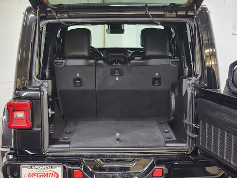 Used 2021 Jeep Wrangler Unlimited Sahara image 8