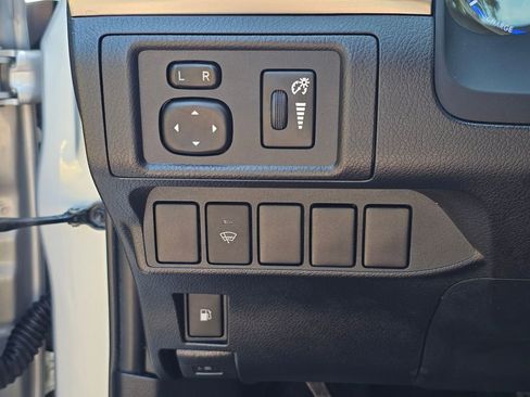 Used 2015 Lexus CT 200h FWD image 24