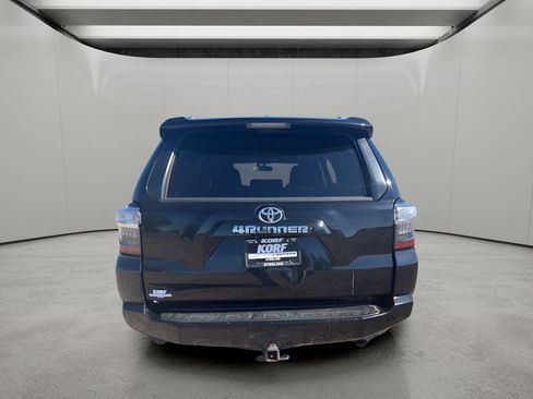Used 2016 Toyota 4Runner SR5 AWD/4WD image 4