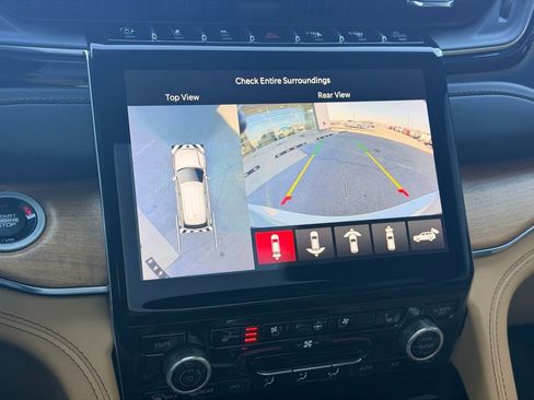 Used 2023 Jeep Grand Cherokee L Summit image 27