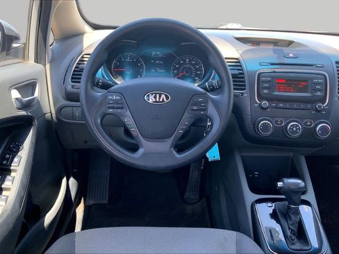Used 2018 Kia Forte LX FWD image 6