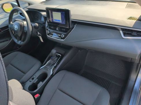 Used 2025 Toyota Corolla LE FWD image 15