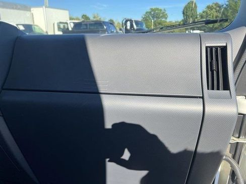 Used 2024 Chevrolet Low Cab Forward image 37