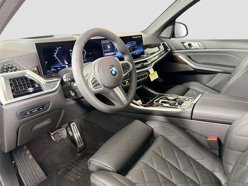 New 2026 BMW X5 xDrive40i w/ M Sport Package AWD/4WD image 18
