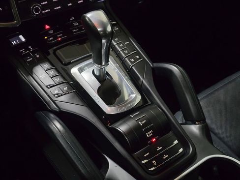 Used 2017 Porsche Cayenne S Platinum w/ Premium Package Plus (Pjy) image 15