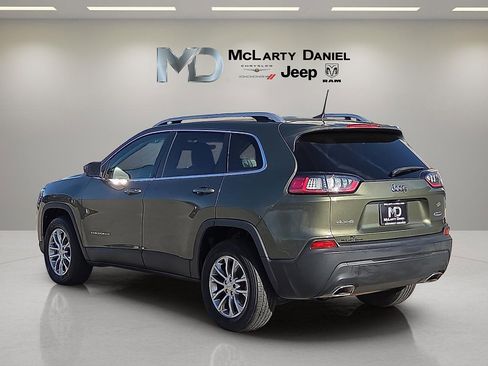 Used 2019 Jeep Cherokee Latitude Plus w/ Comfort/Convenience Group image 4