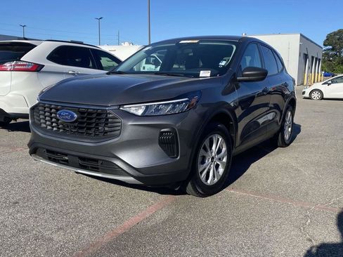 Certified 2025 Ford Escape Active FWD image 3