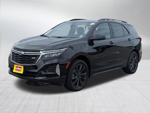 Used 2023 Chevrolet Equinox RS AWD/4WD image 3