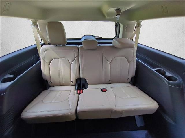 Used 2024 Ford Expedition Max Limited AWD/4WD image 23