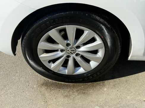 Used 2014 Volkswagen Beetle 2.5 FWD image 32