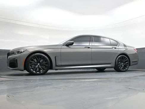 Used 2022 BMW 750i xDrive w/ Executive Package image 38