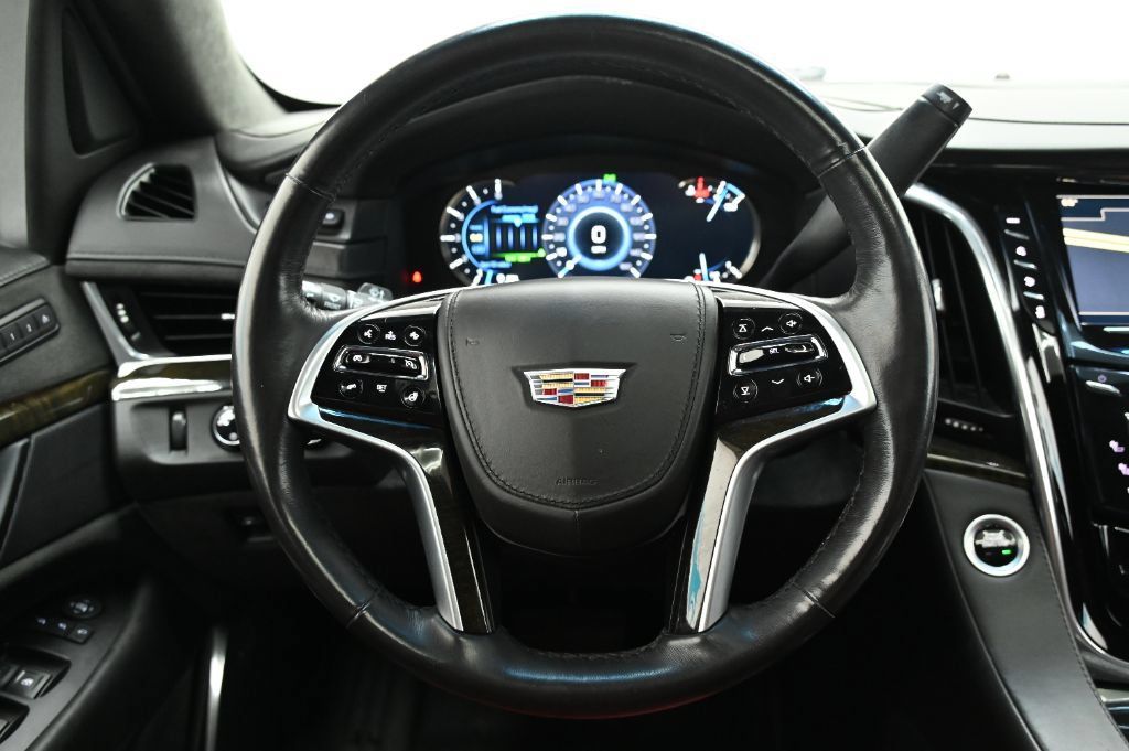Used 2018 Cadillac Escalade Platinum AWD/4WD image 27