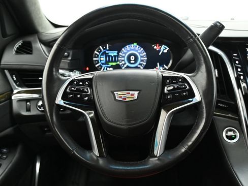 Used 2018 Cadillac Escalade Platinum AWD/4WD image 27