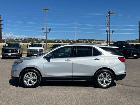 Used 2018 Chevrolet Equinox Premier AWD/4WD image 2