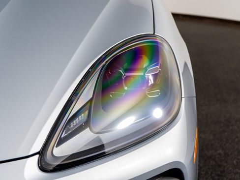 Used 2022 Porsche Cayenne S image 23