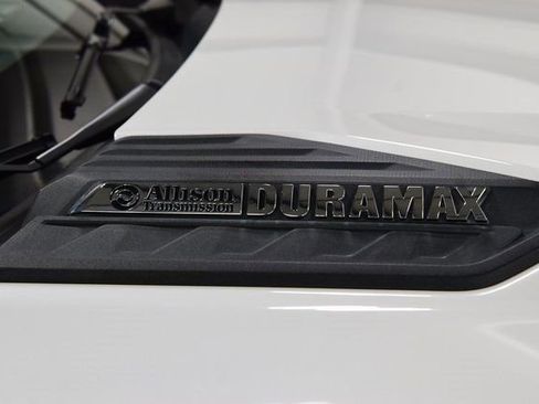 Used 2022 Chevrolet Silverado 2500 High Country w/ Safety Package II image 10