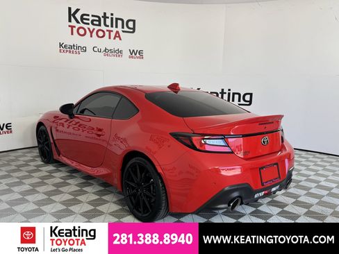 Used 2025 Toyota GR86 Premium RWD image 7