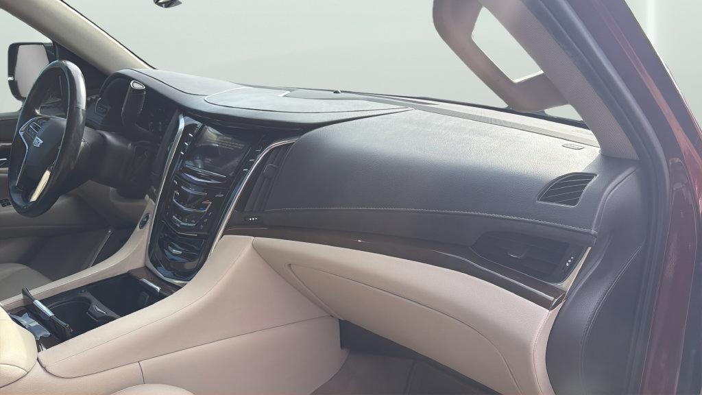 Used 2020 Cadillac Escalade Luxury RWD image 30
