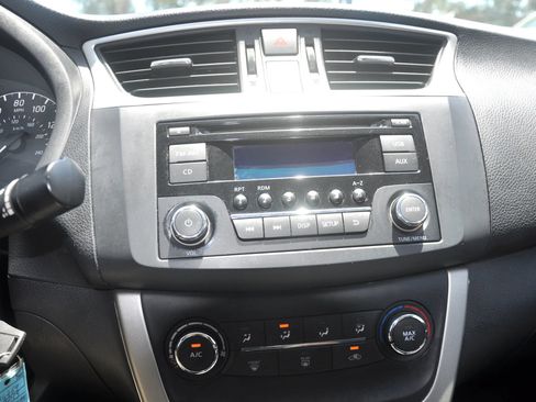 Used 2015 Nissan Sentra SV FWD image 25