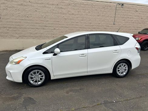 Used 2012 Toyota Prius V Three FWD image 8