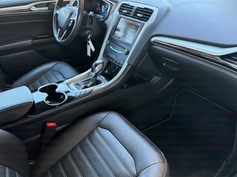 Used 2015 Ford Fusion Energi SE FWD image 16