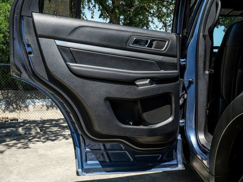 Used 2018 Ford Explorer XLT w/ Equipment Group 202A FWD image 56