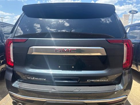 Used 2021 GMC Yukon Denali w/ Denali Premium Package AWD/4WD image 5