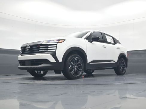 New 2026 Nissan Kicks SR FWD image 19
