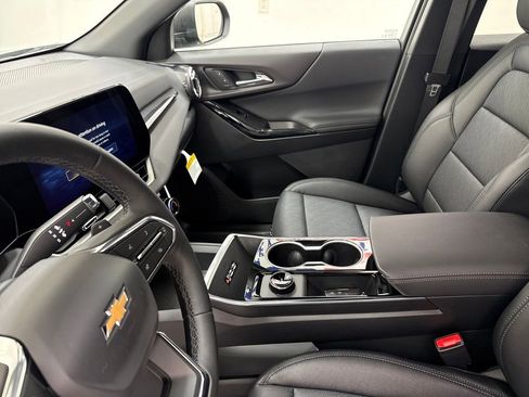 New 2026 Chevrolet Equinox LT w/ Convenience Package II image 27