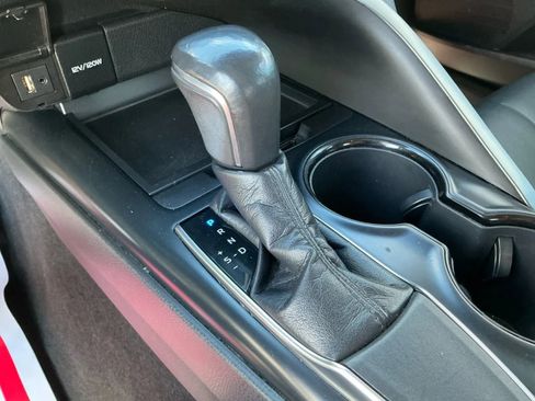 Used 2019 Toyota Camry SE image 30