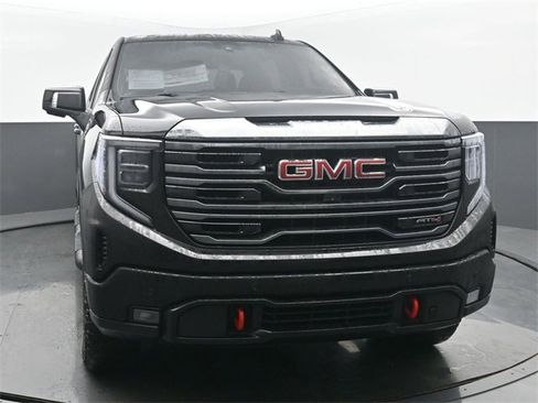 Used 2022 GMC Sierra 1500 AT4 w/ Technology Package image 8