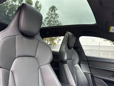 Used 2022 Porsche Taycan GTS image 18