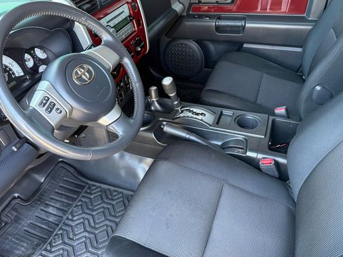 Used 2008 Toyota FJ Cruiser 4WD image 12