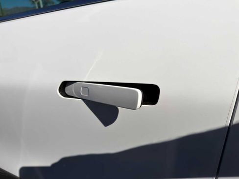 New 2026 Chevrolet Equinox EV LT image 39