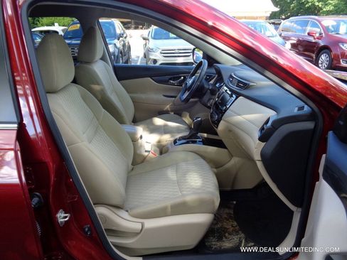 Used 2020 Nissan Rogue SV AWD/4WD image 21