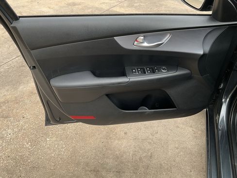 Used 2024 Kia Forte LXS image 12