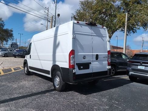Used 2024 RAM ProMaster 2500 w/ Convenience Group image 4