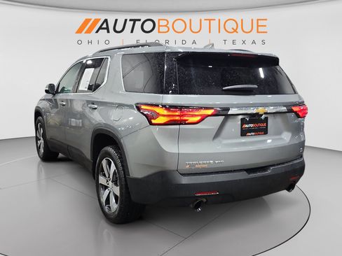 Used 2023 Chevrolet Traverse LT w/ LT Premium Package AWD/4WD image 3