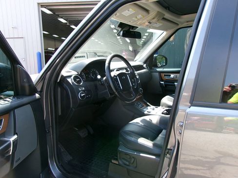 Used 2016 Land Rover LR4 HSE image 13