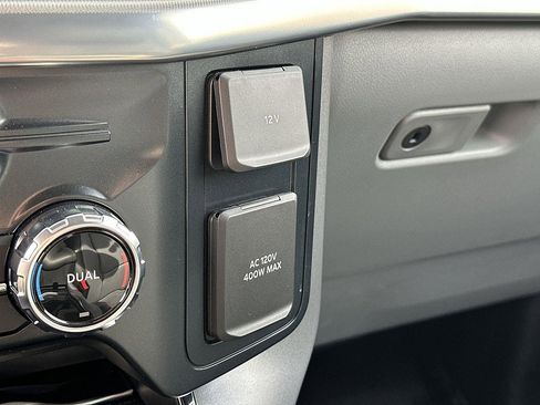 Used 2025 Ford F150 Lariat AWD/4WD image 40