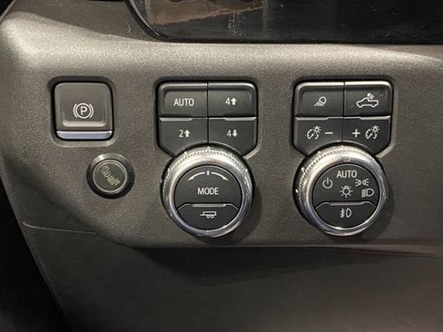 Used 2024 GMC Sierra 1500 SLT w/ SLT Premium Plus Package AWD/4WD image 34