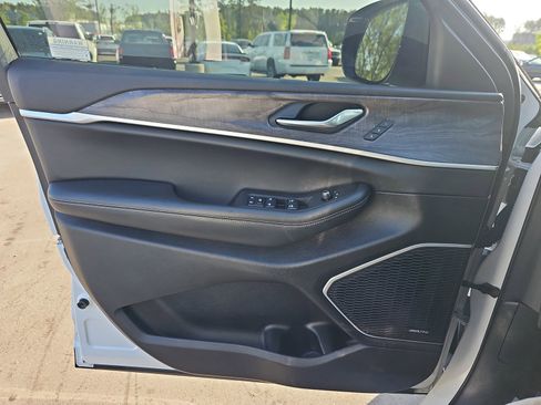 Used 2022 Jeep Grand Cherokee Limited w/ Trailer Tow Prep Group (B) image 51